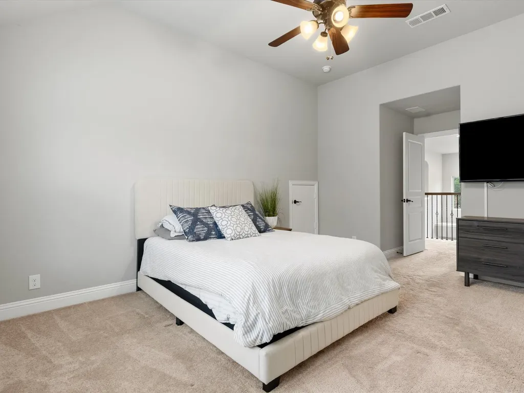 100 Griffith Court Euless TX 76039
