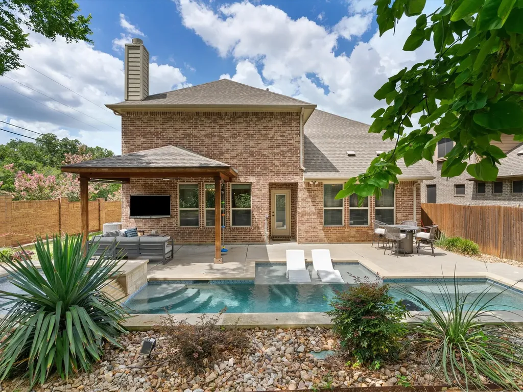 100 Griffith Court Euless TX 76039