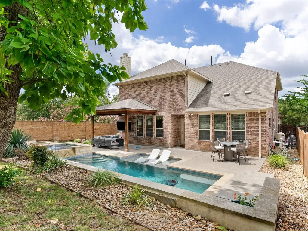 100 Griffith Court Euless TX 76039