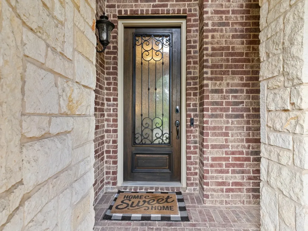 100 Griffith Court Euless TX 76039