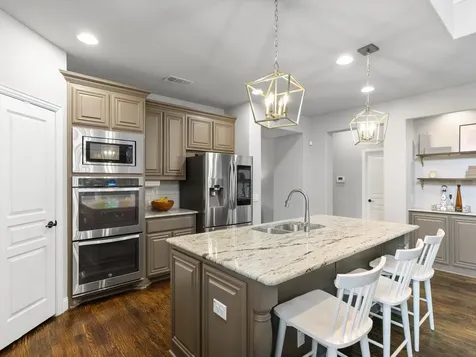 100 Griffith Court Euless TX 76039