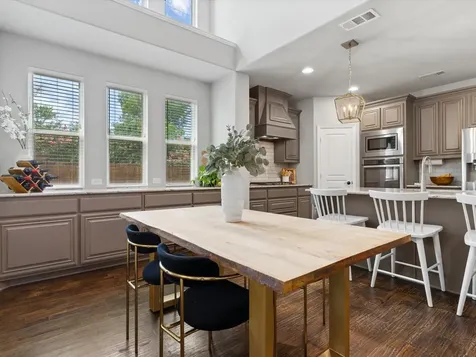 100 Griffith Court Euless TX 76039