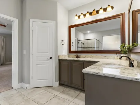 100 Griffith Court Euless TX 76039
