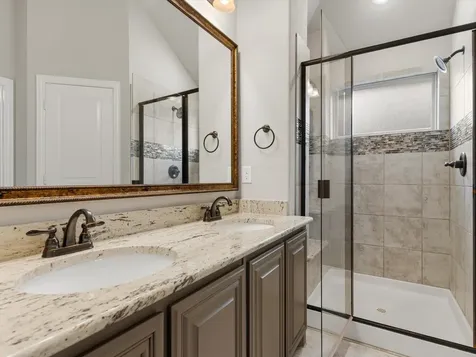 100 Griffith Court Euless TX 76039