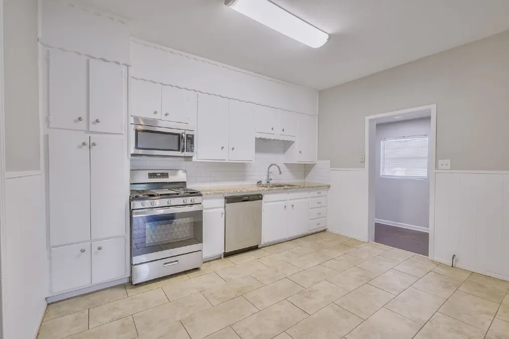 107 Windsor Court Weatherford TX 76086