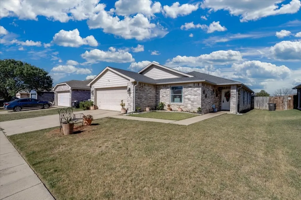 2612 Diver Court Fort Worth TX 76119