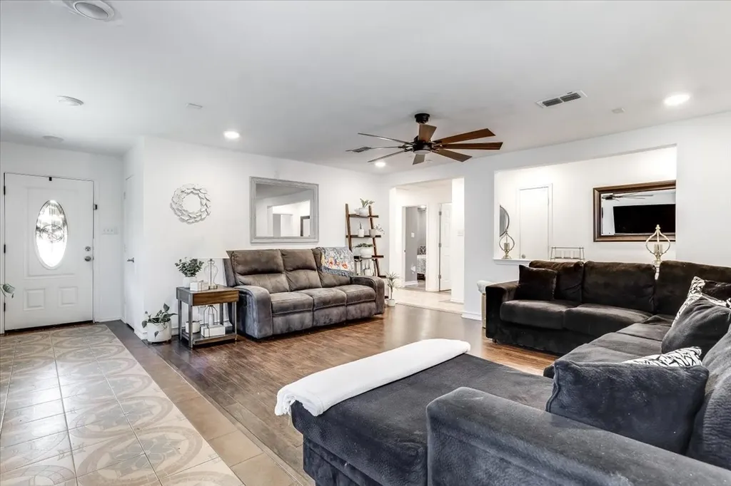 2612 Diver Court Fort Worth TX 76119