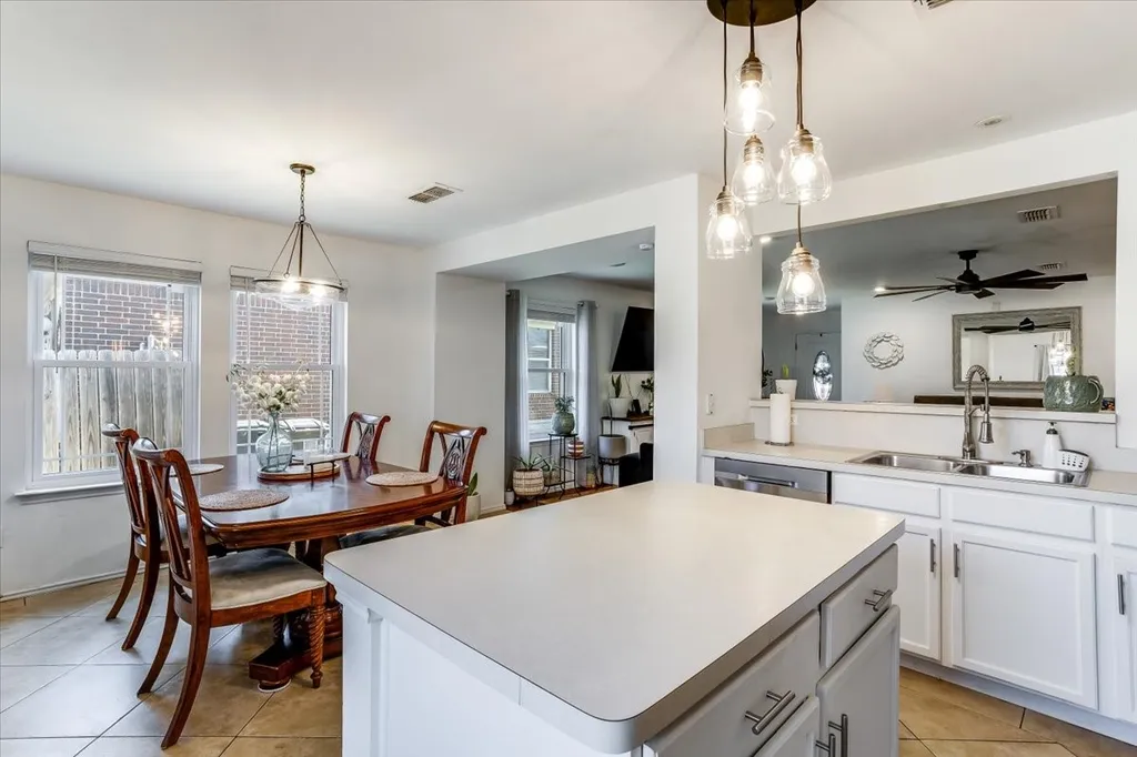 2612 Diver Court Fort Worth TX 76119