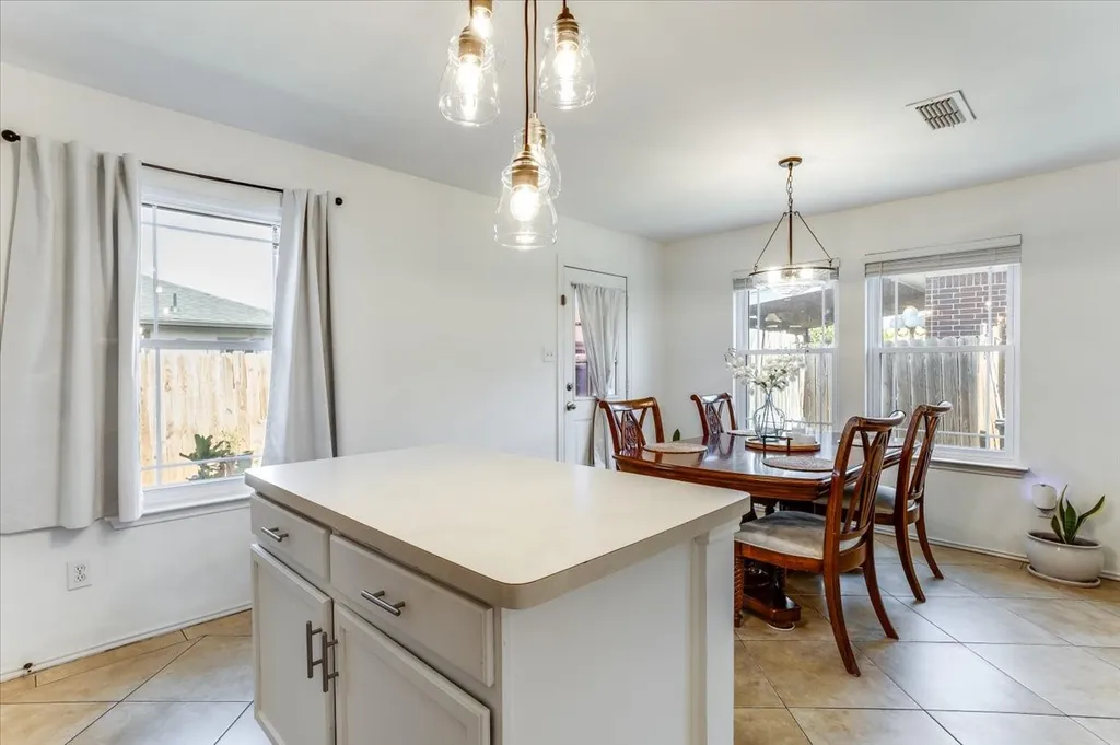 2612 Diver Court Fort Worth TX 76119
