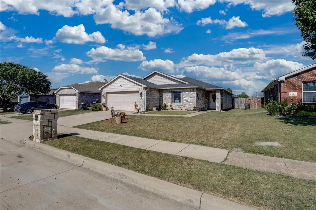 2612 Diver Court Fort Worth TX 76119