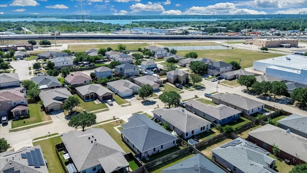 2612 Diver Court Fort Worth TX 76119