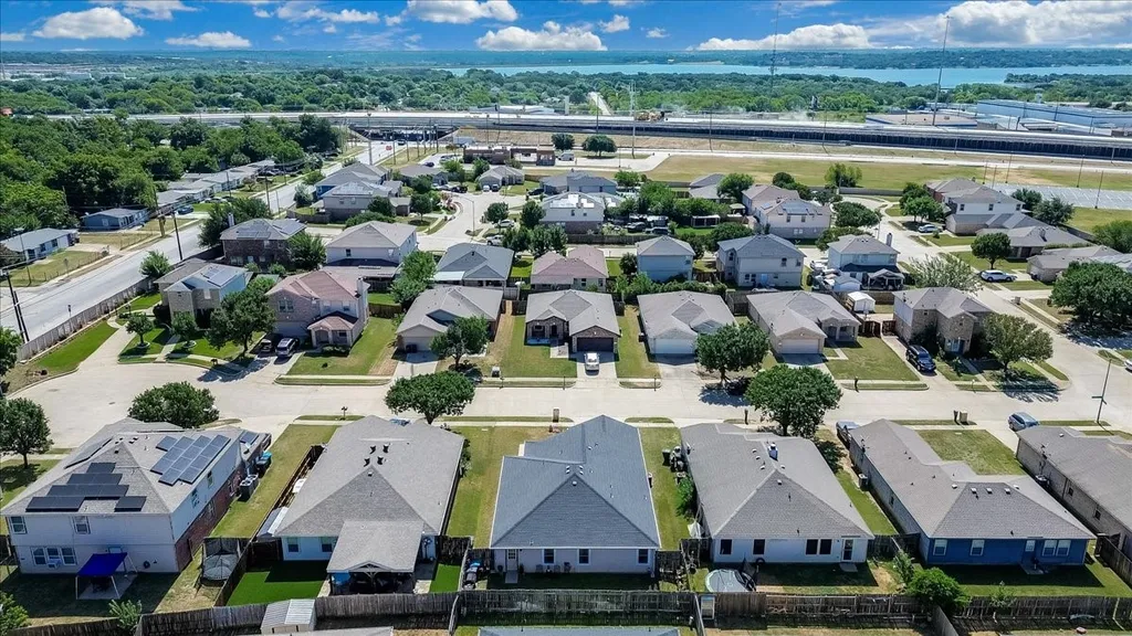 2612 Diver Court Fort Worth TX 76119