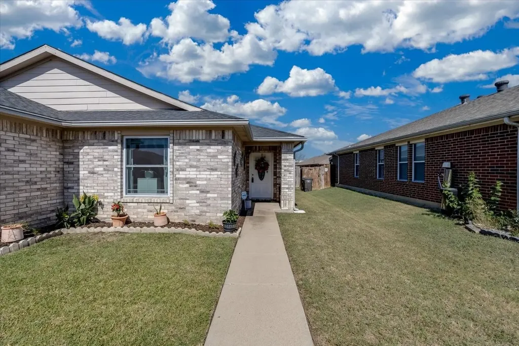 2612 Diver Court Fort Worth TX 76119