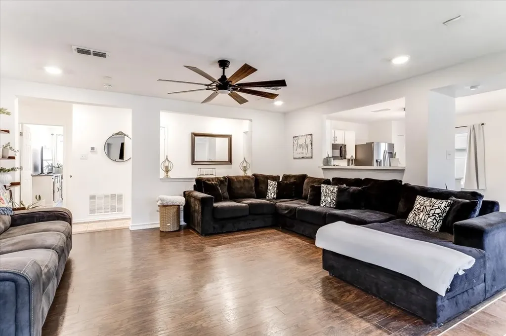 2612 Diver Court Fort Worth TX 76119