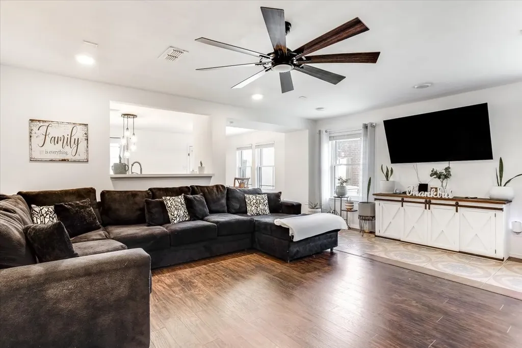 2612 Diver Court Fort Worth TX 76119