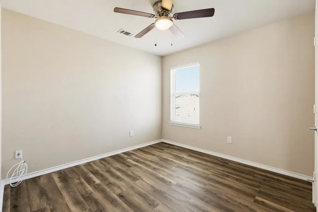 3203 Guadaloupe Grand Prairie TX 75054