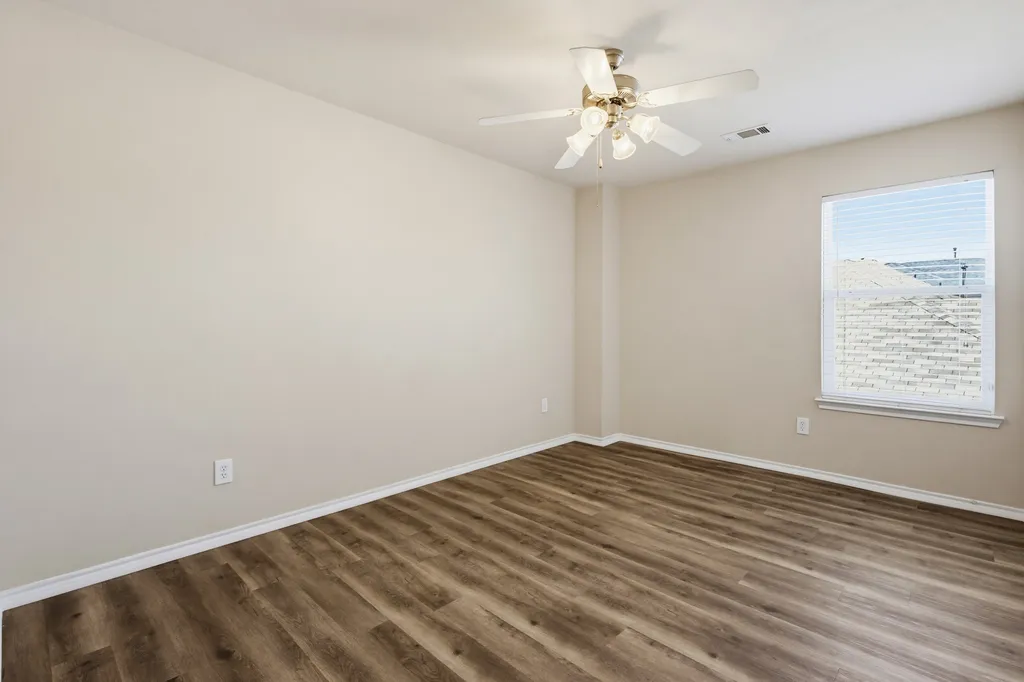 3203 Guadaloupe Grand Prairie TX 75054