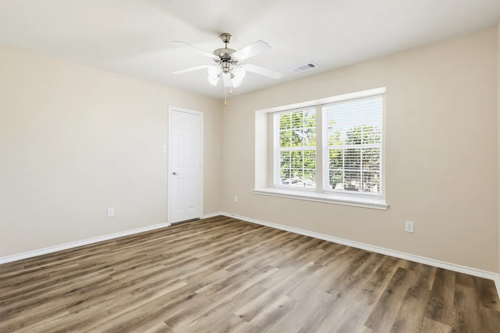 3203 Guadaloupe Grand Prairie TX 75054