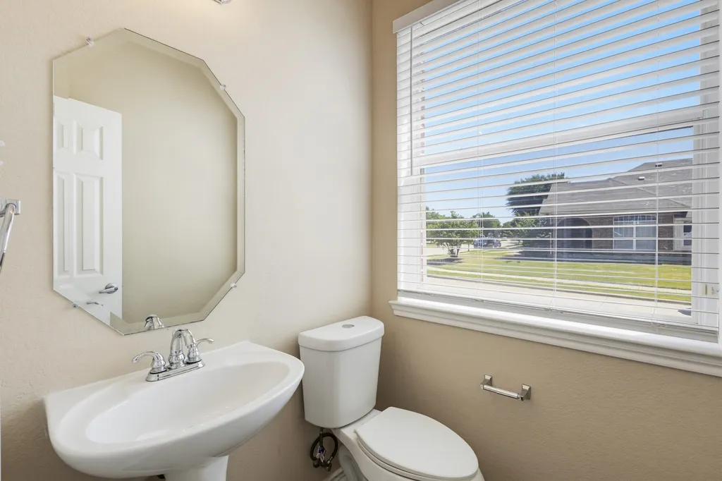3203 Guadaloupe Grand Prairie TX 75054