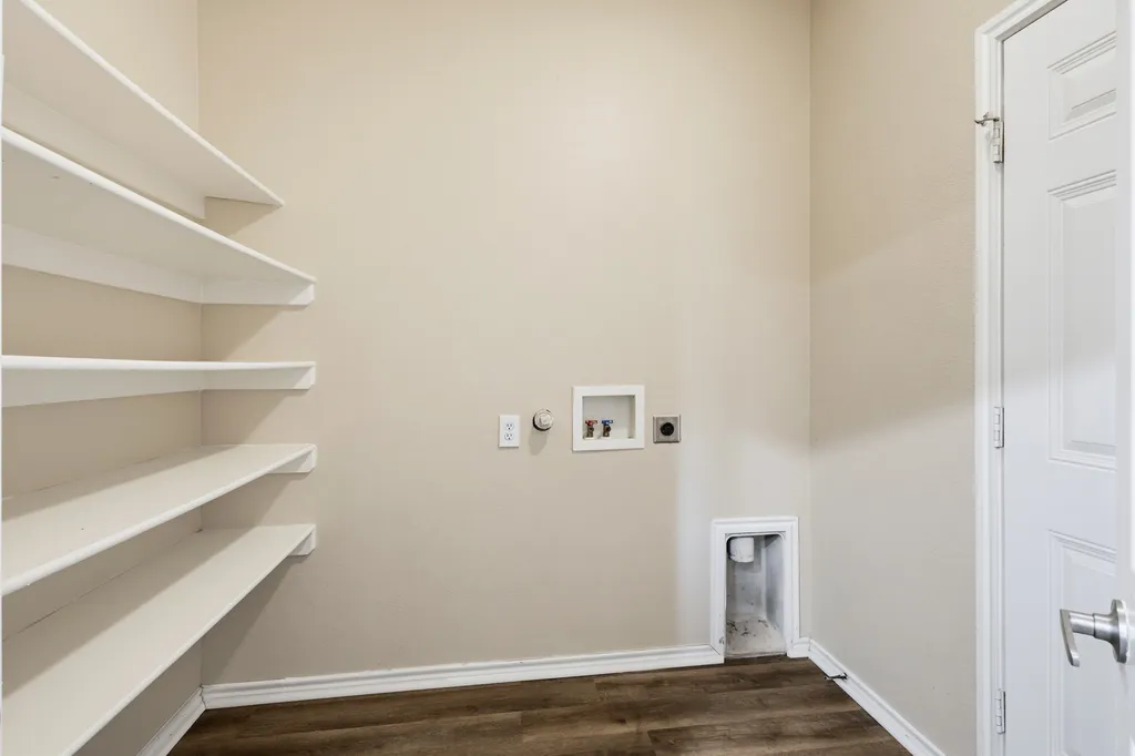 3203 Guadaloupe Grand Prairie TX 75054