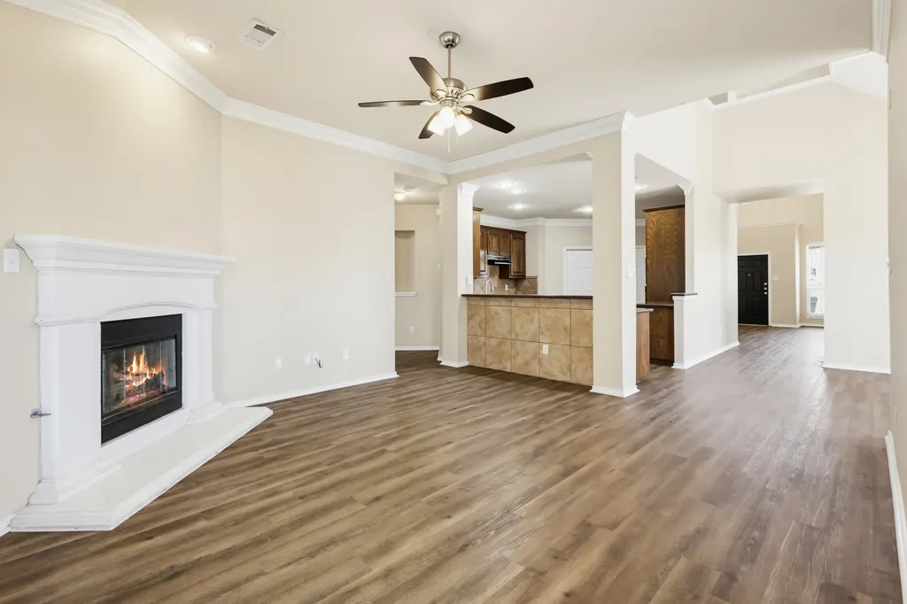 3203 Guadaloupe Grand Prairie TX 75054