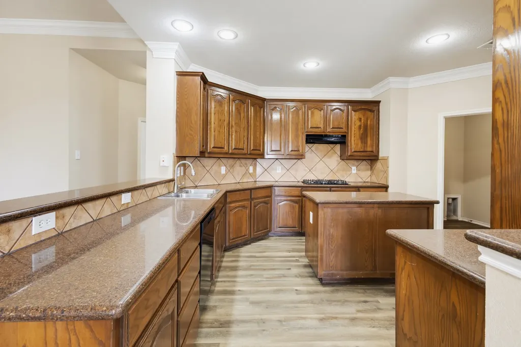 3203 Guadaloupe Grand Prairie TX 75054