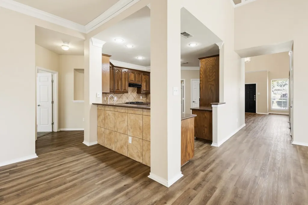 3203 Guadaloupe Grand Prairie TX 75054