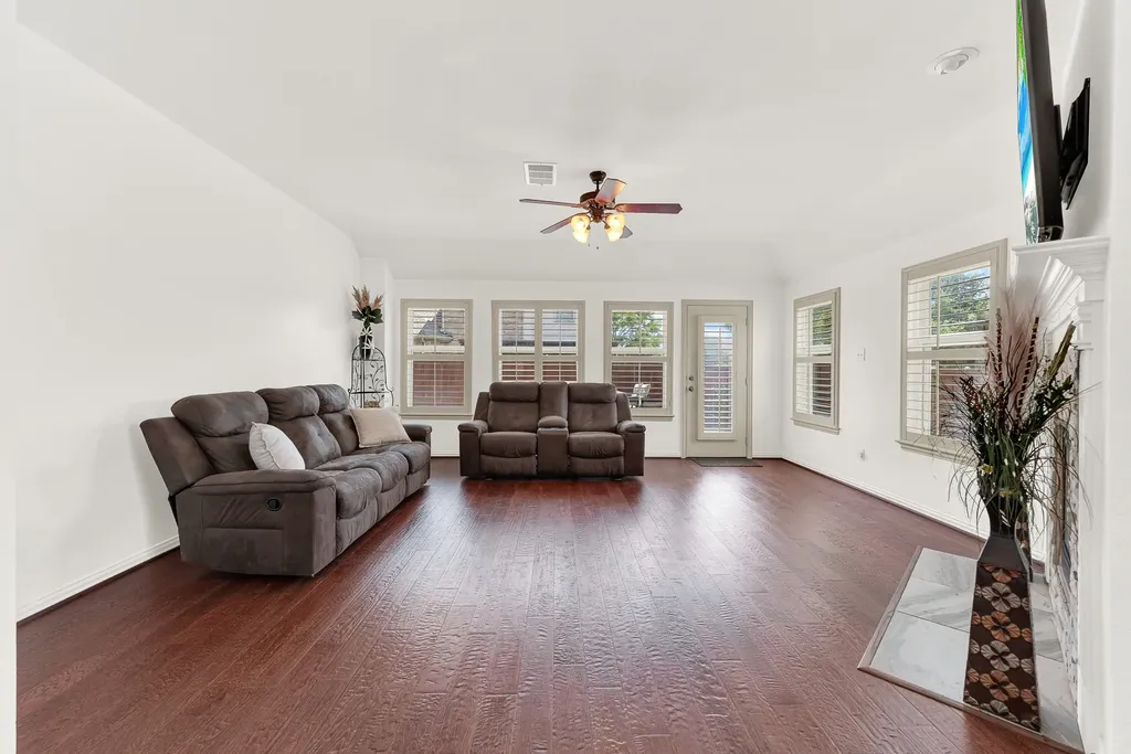 5729 New Castle Drive Richardson TX 75082