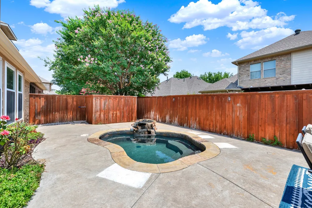 5729 New Castle Drive Richardson TX 75082
