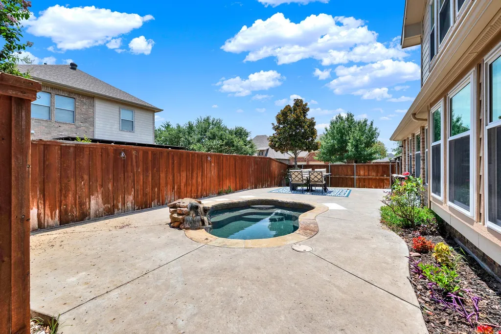 5729 New Castle Drive Richardson TX 75082