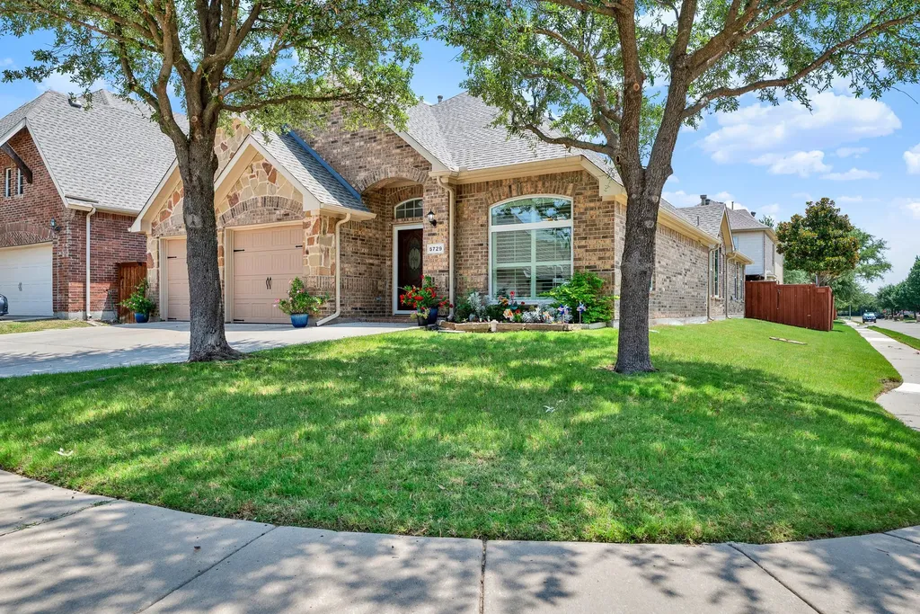 5729 New Castle Drive Richardson TX 75082