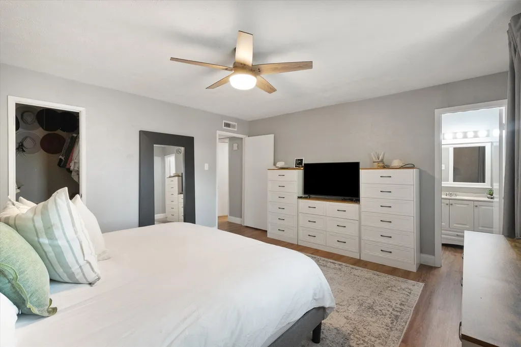 6909 Arborbrook Drive North Richland Hills TX 76182