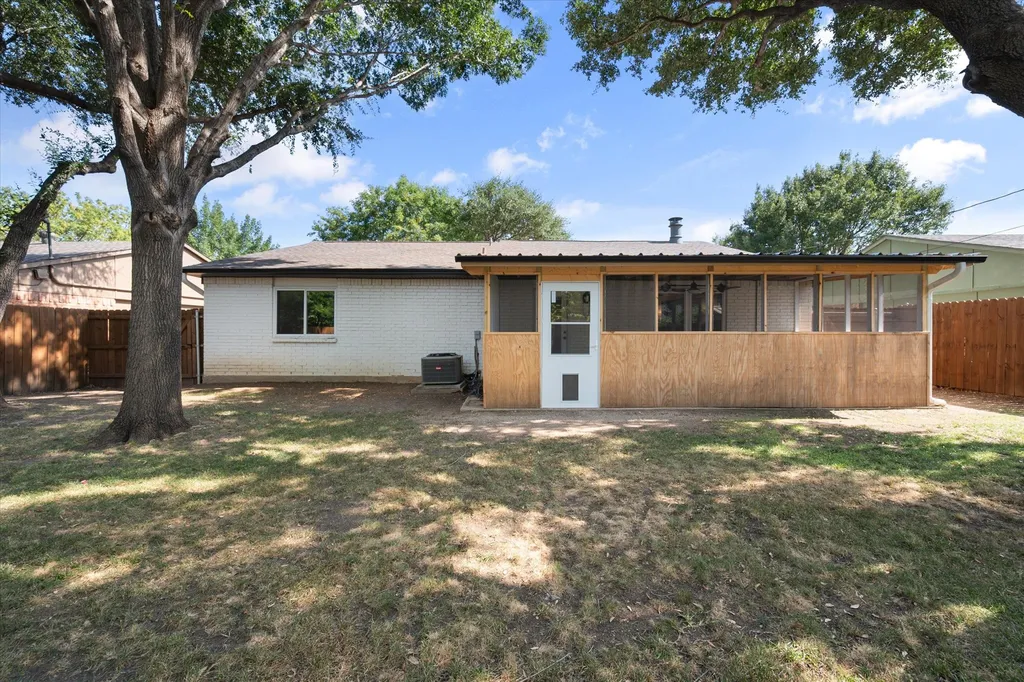 6909 Arborbrook Drive North Richland Hills TX 76182