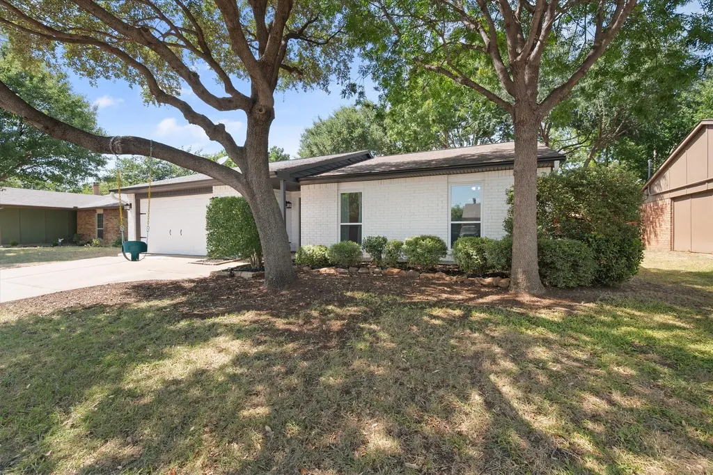 6909 Arborbrook Drive North Richland Hills TX 76182