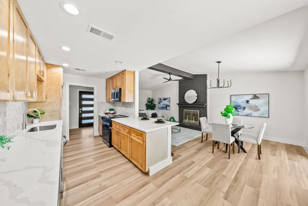 2113 Vail Drive Garland TX 75044