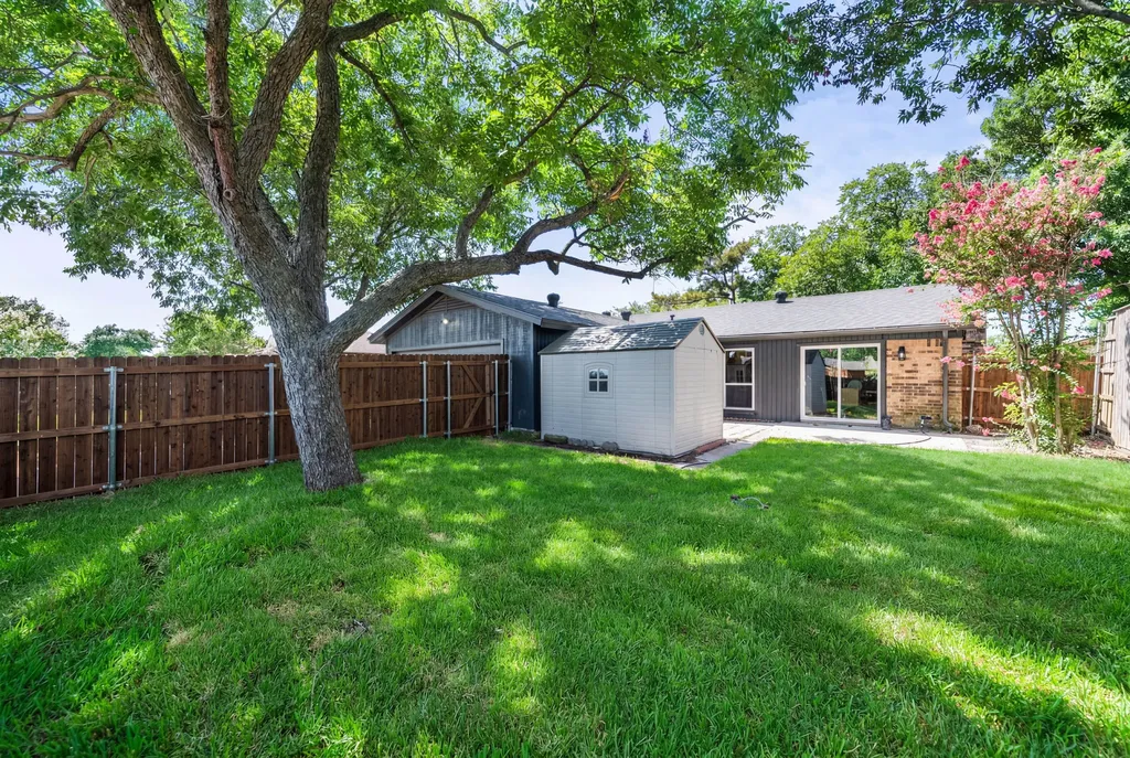 2113 Vail Drive Garland TX 75044