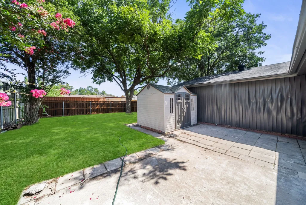 2113 Vail Drive Garland TX 75044