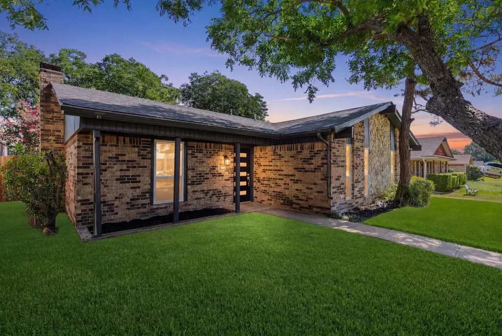 2113 Vail Drive Garland TX 75044
