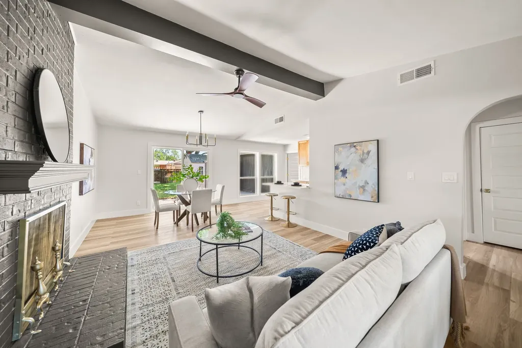 2113 Vail Drive Garland TX 75044
