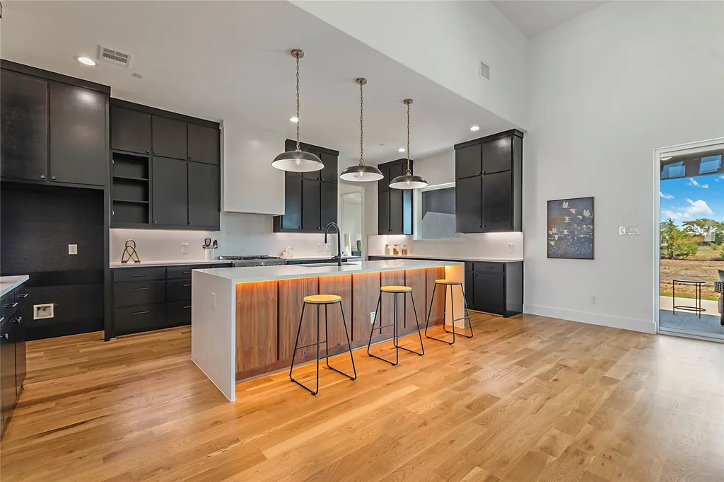 430 Whispering Way Red Oak TX 75154