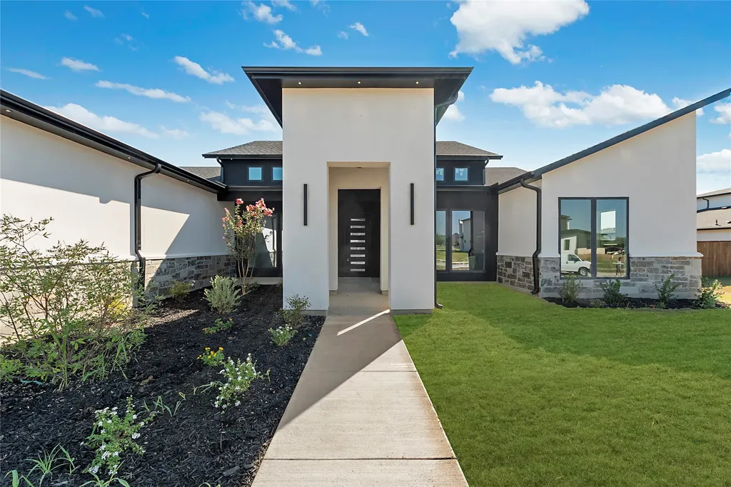 430 Whispering Way Red Oak TX 75154