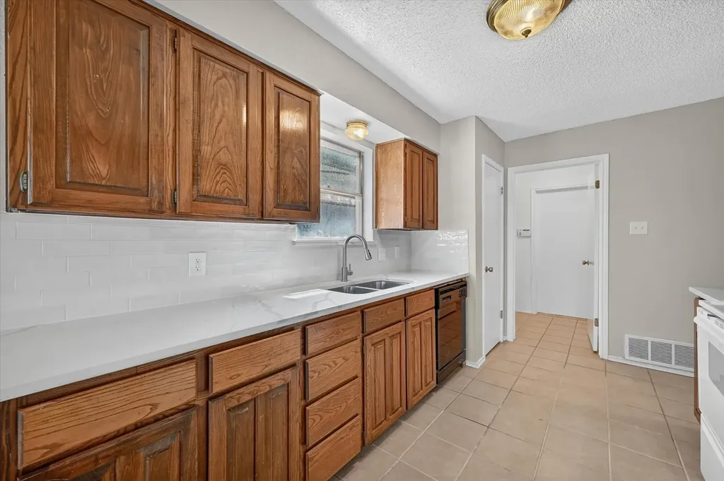 3619 Ceran Drive Arlington TX 76016
