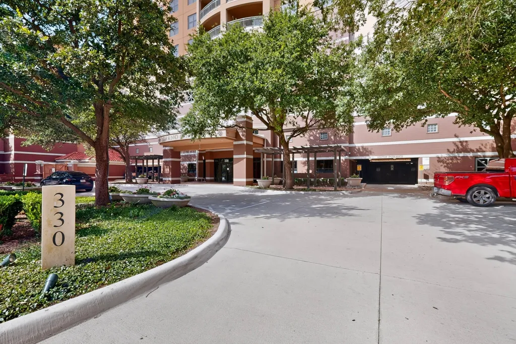 330 Las Colinas Boulevard E Irving TX 75039