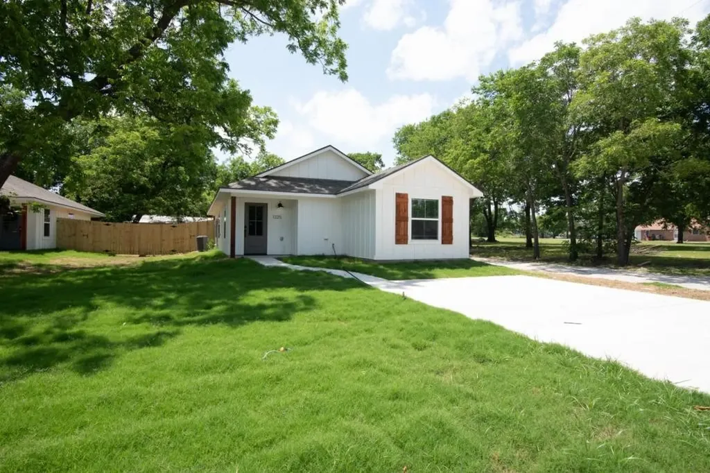 1321 Franklin Avenue Bonham TX 75418