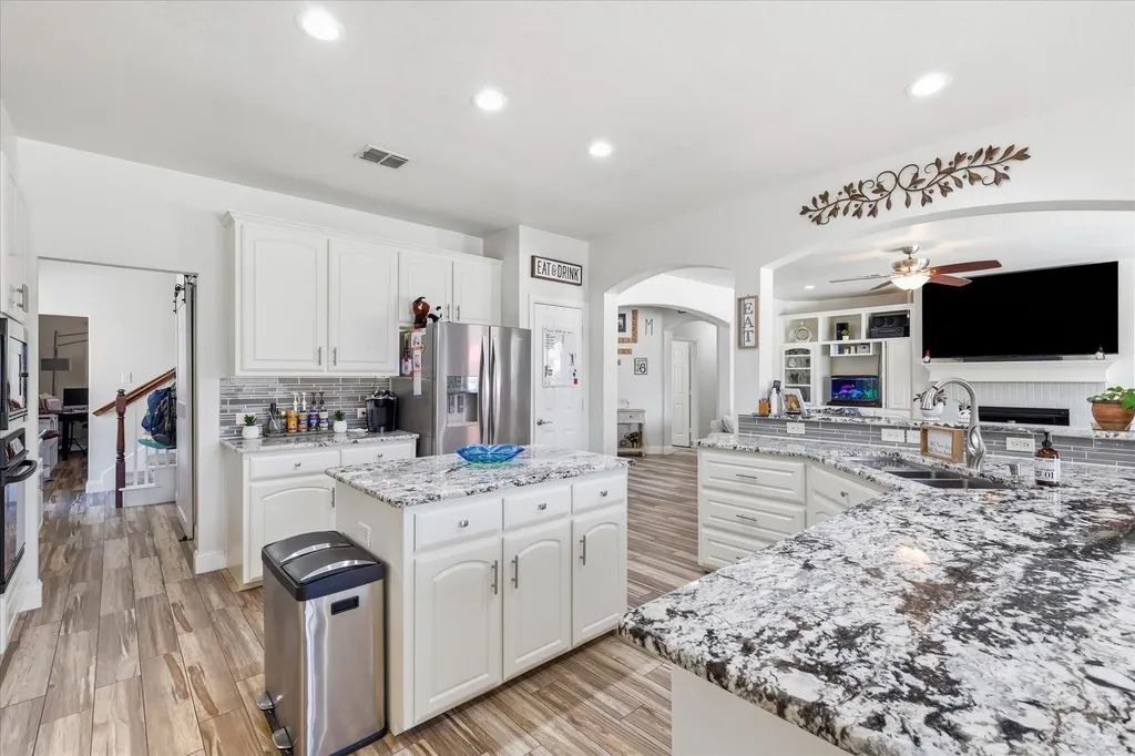 1121 Cogburn Court Shady Shores TX 76208