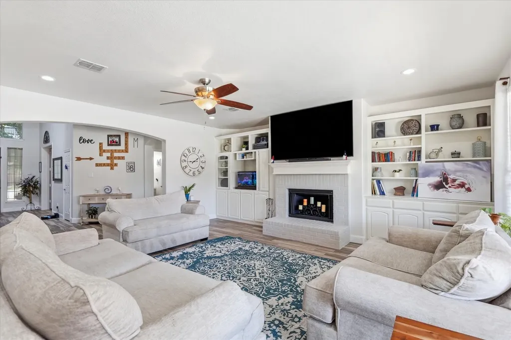 1121 Cogburn Court Shady Shores TX 76208