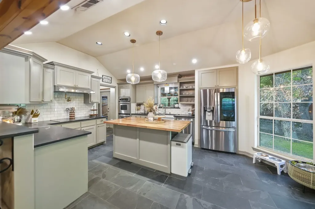 1872 Nokomis Road Lancaster TX 75146
