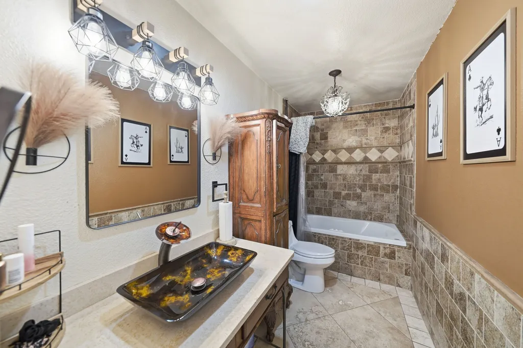 1872 Nokomis Road Lancaster TX 75146