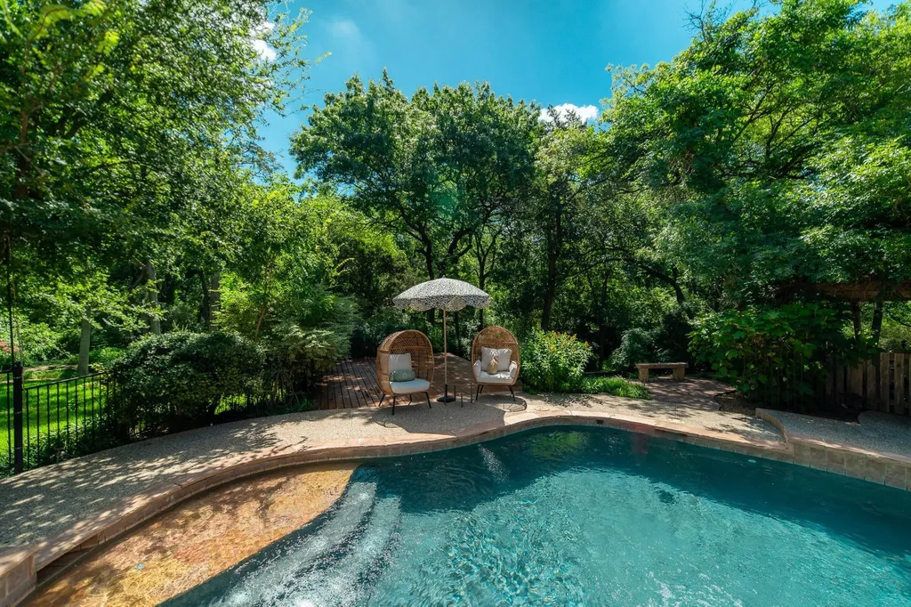 1872 Nokomis Road Lancaster TX 75146