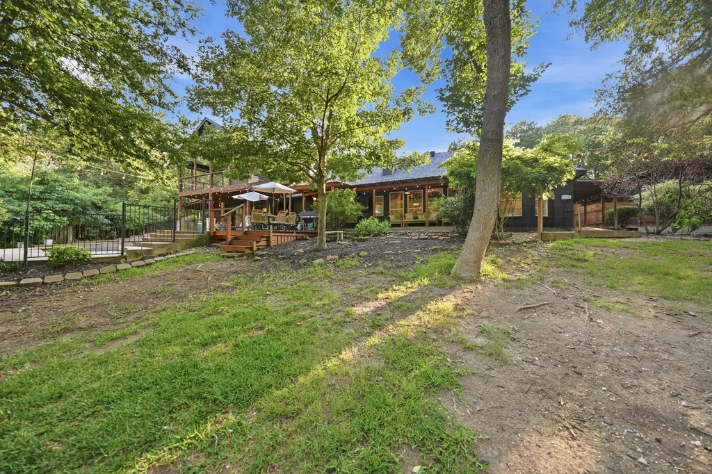 1872 Nokomis Road Lancaster TX 75146